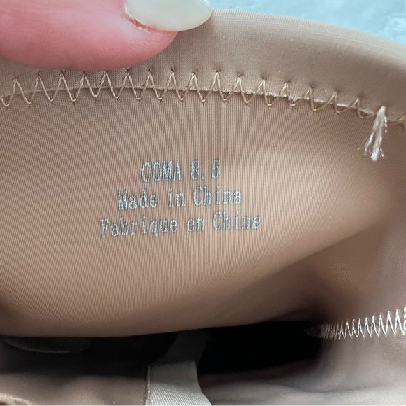 Jeffrey Campbell Coma Cream/Nude Neoprene Pointed Toe Block Heel Bootie 8.5 - Picture 7 of 7